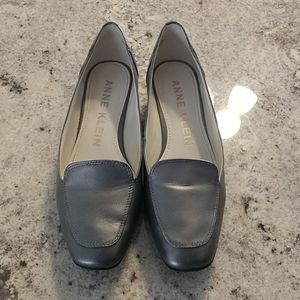 Anne Klein Silver Pumps.